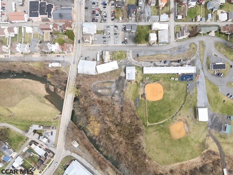 More Photos Of 518 Water St, Orbisonia Storefront For Sale