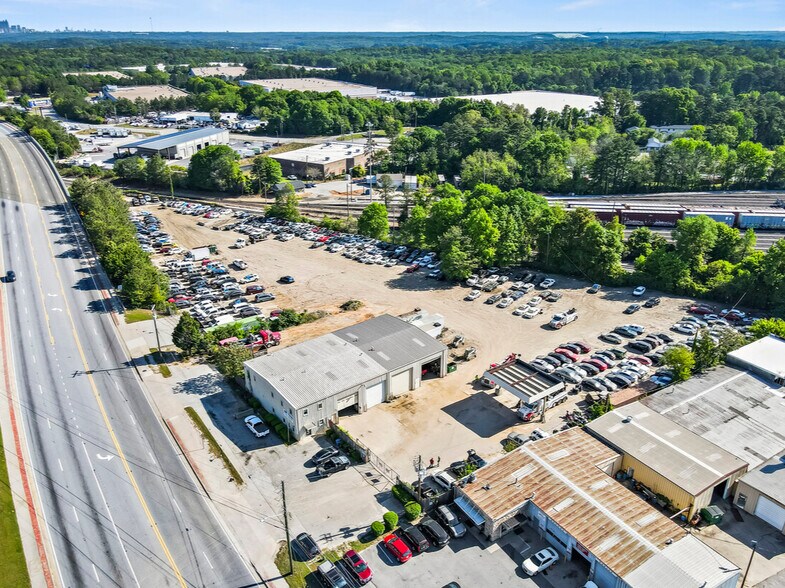 More Photos Of 4780 Old Dixie Hwy, Forest Park Manufacturing For Lease