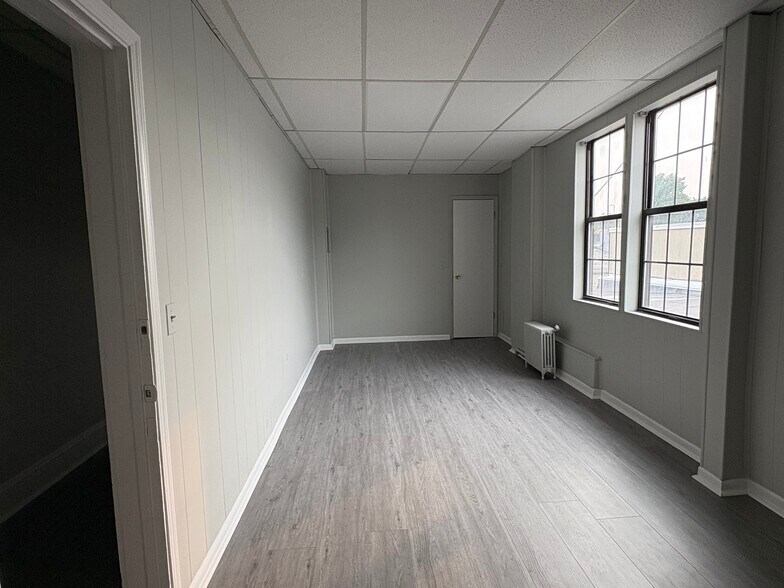 More Photos Of 354 Bloomfield Ave, Caldwell Storefront Retail Office For Lease