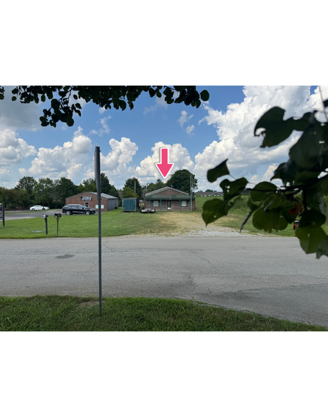 More Photos Of 818 Morton Ave, Bardstown Flex For Sale