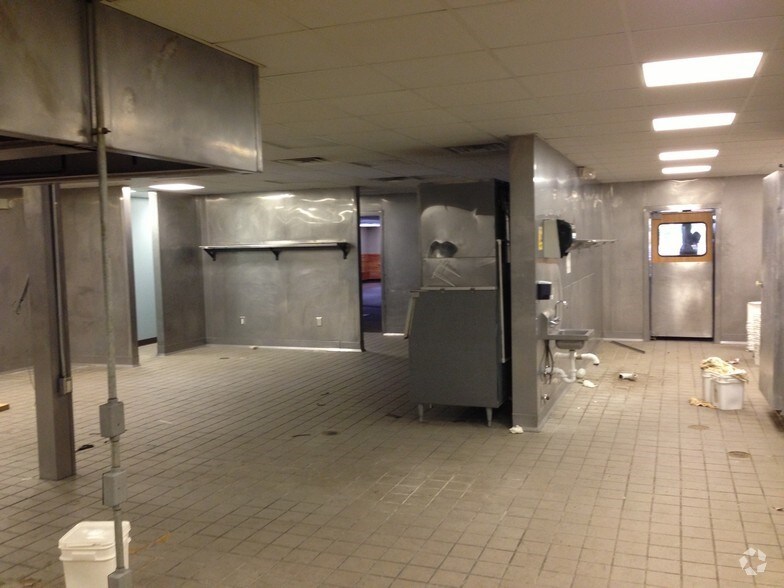 More Photos Of 351 Whitney Rd, Spartanburg Restaurant For Lease