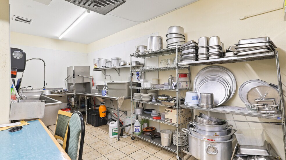 More Photos Of 1204 N Colorado Ave, Brush Restaurant For Sale