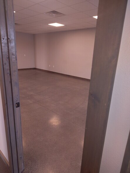 More Photos Of 155 US 285 N hwy, Pecos Warehouse For Sale