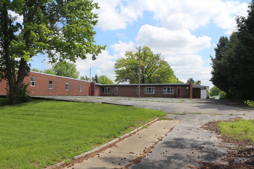 More Photos Of 1500 W Walnut St, Jacksonville Skilled Nursing Facility For Sale