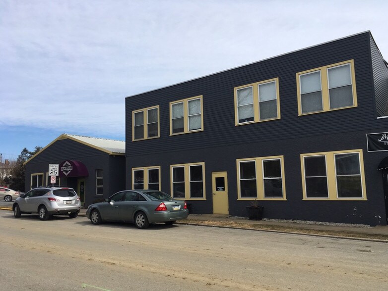 More Photos Of 105 Warwick St, Lititz Freestanding For Sale