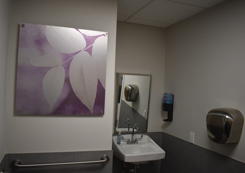 More Photos Of 118 N Country Rd, Port Jefferson Medical For Sale