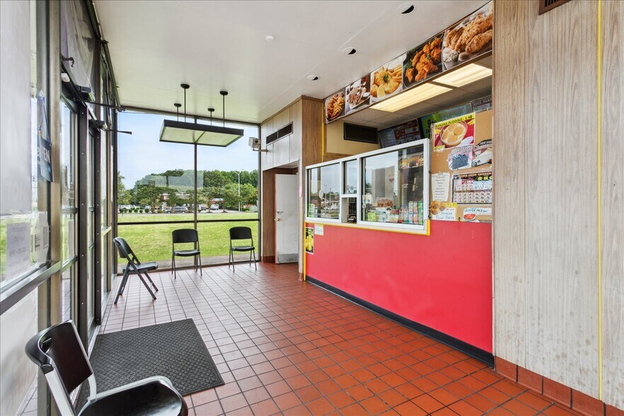 More Photos Of 3332 Victory Blvd, Portsmouth Fast Food For Sale
