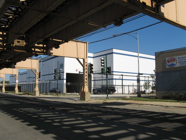 Primary Photo Of 2301 W Walnut St, Chicago Refrigeration Cold Storage For Lease