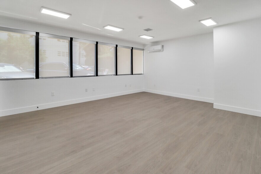 More Photos Of 14852 Ventura Blvd, Sherman Oaks Loft Creative Space For Lease