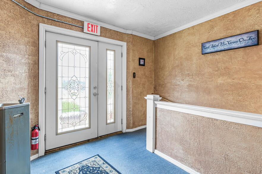 More Photos Of 408 W Main St, Park Hills Religious Facility For Sale