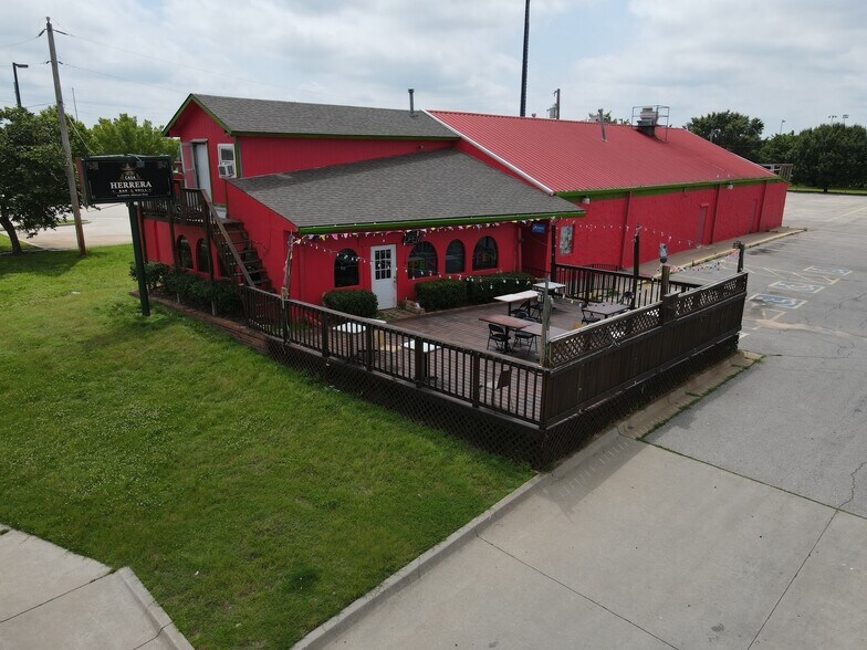 More Photos Of 2130 Alameda St, Norman Restaurant For Sale