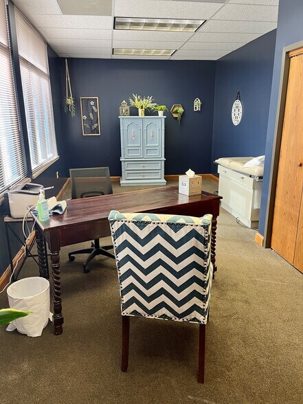 More Photos Of 1811 Wakarusa Dr, Lawrence Loft Creative Space For Lease