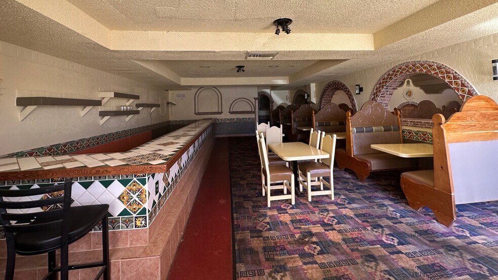 More Photos Of 1124 Washington Way, Longview Restaurant For Sale