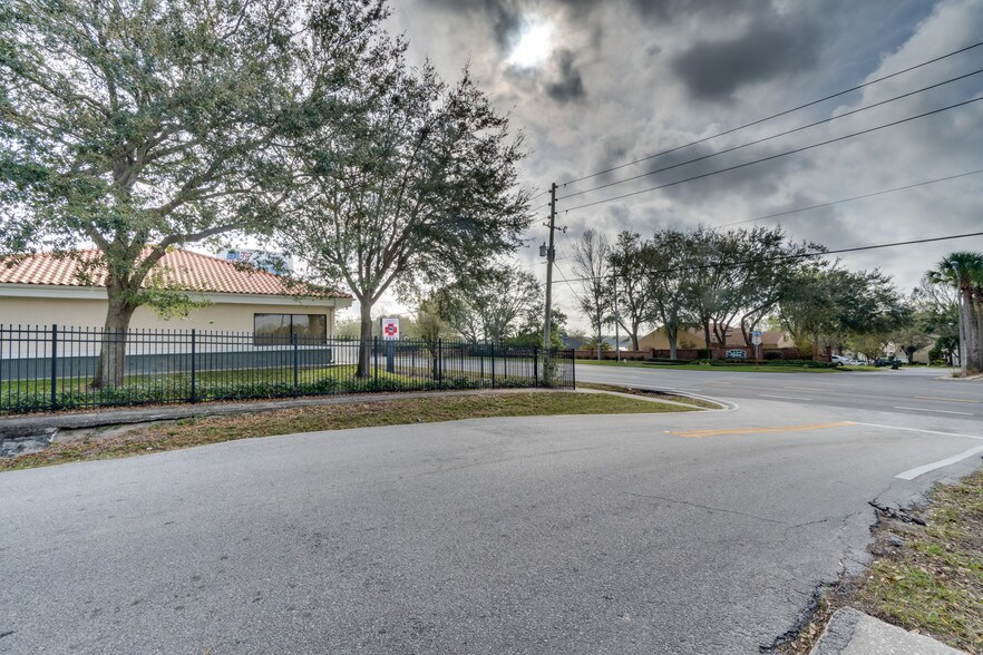 More Photos Of 1202 E Silver Star Rd, Ocoee Medical For Sale