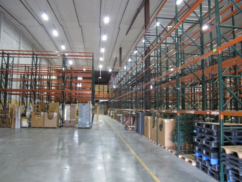 More Photos Of 221 Forney Dr, Ephrata Warehouse For Sale