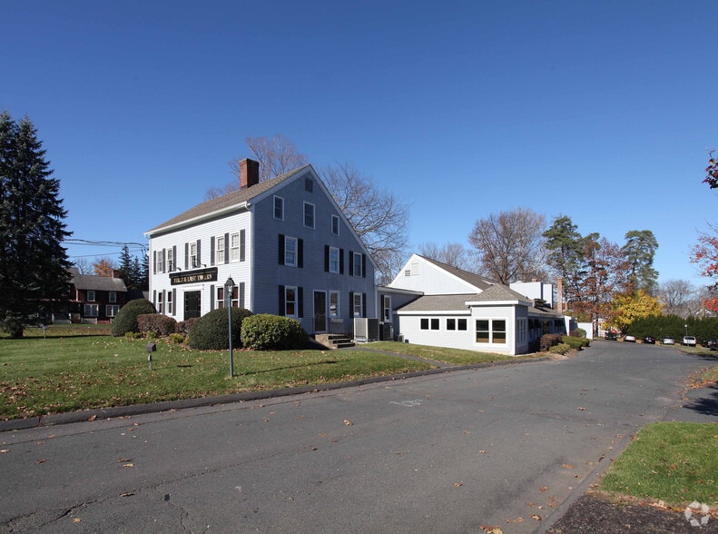 More Photos Of 24 W Main St, Avon Restaurant For Lease