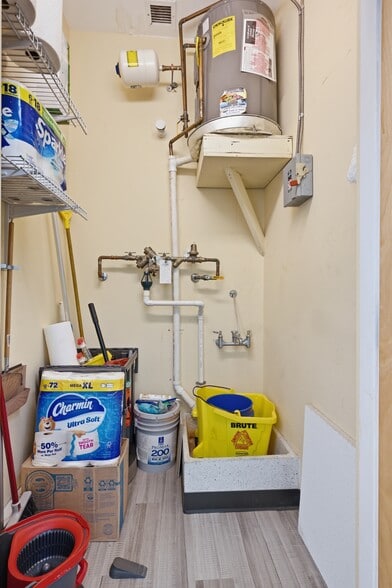 More Photos Of 2900 Felicia St, Nashville Medical For Sale