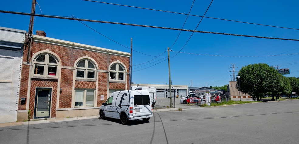 More Photos Of 1726 Altamont Ave, Richmond Warehouse For Lease