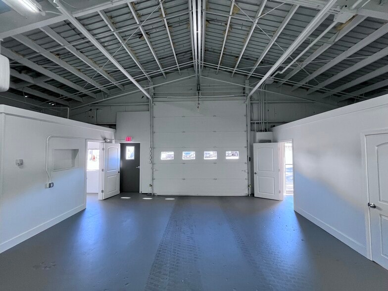 More Photos Of 2 Danville Rd, Plaistow Industrial For Lease