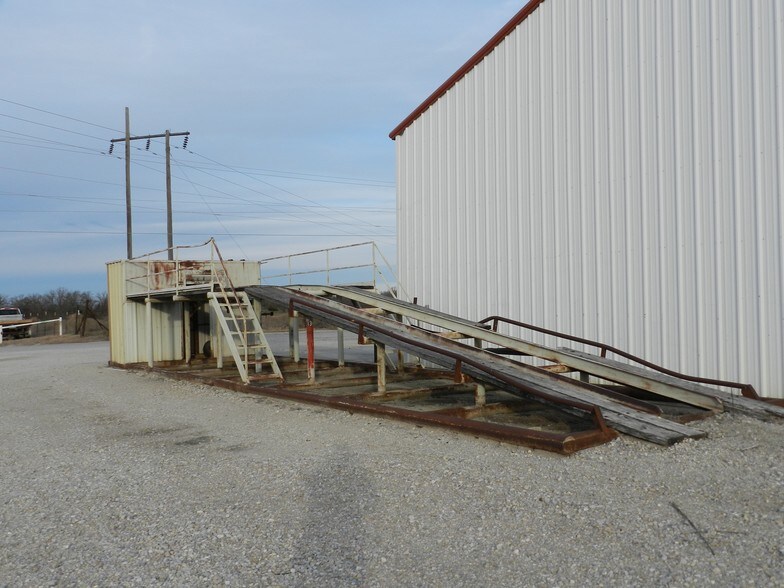 More Photos Of 707 S Wickham St, Alvord Truck Terminal For Sale