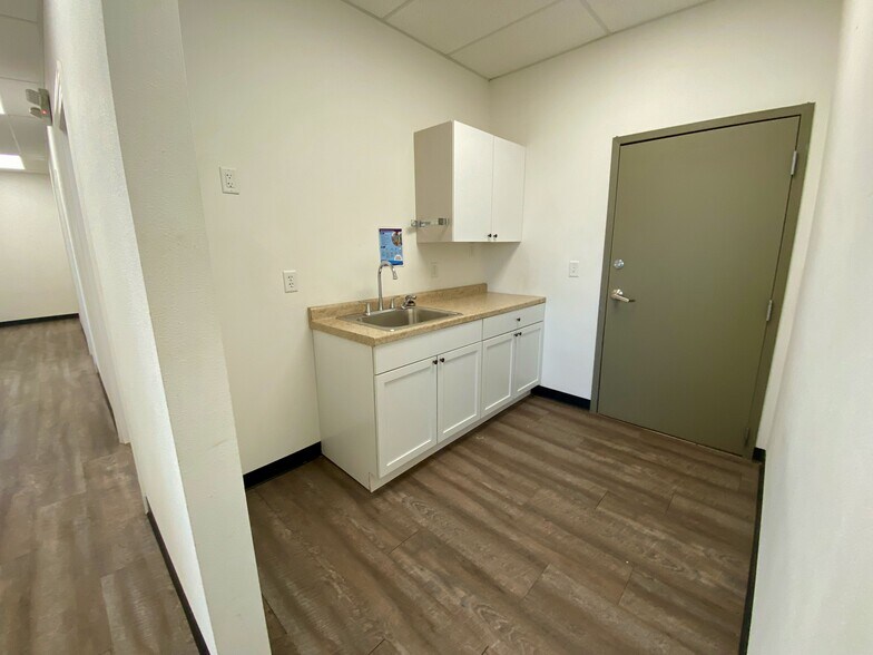 More Photos Of 14472 Commerce Park Blvd, Williston Warehouse For Sale