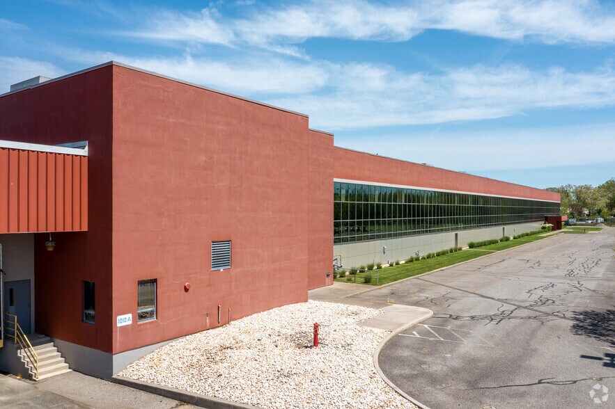 More Photos Of 1010-1080 Atlantic St, Bridgeport Manufacturing For Lease