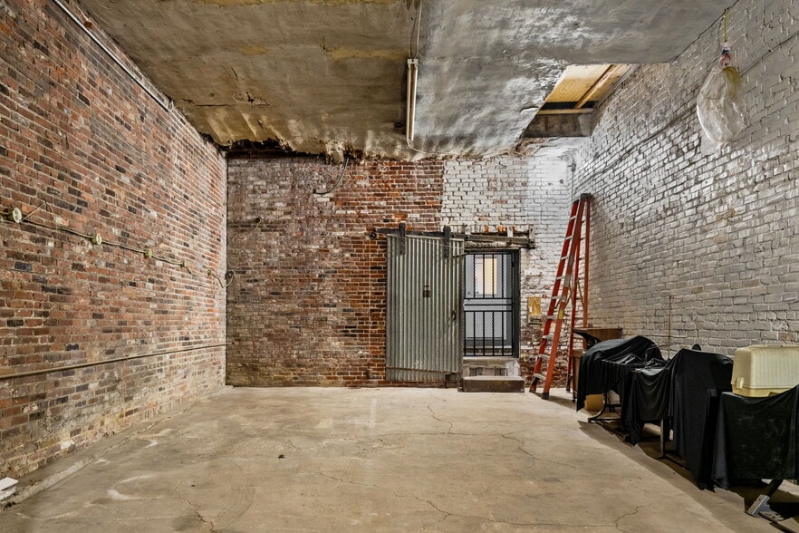 More Photos Of 3547 Kensington Ave, Philadelphia General Retail For Sale