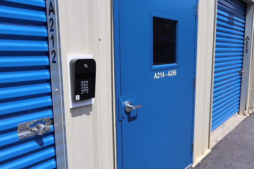 More Photos Of 3625 McEver Rd, Oakwood Self Storage For Sale