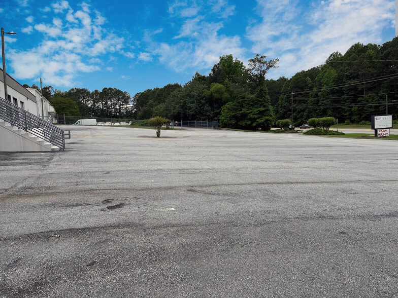 More Photos Of 1900 Buford Hwy, Duluth Warehouse For Lease