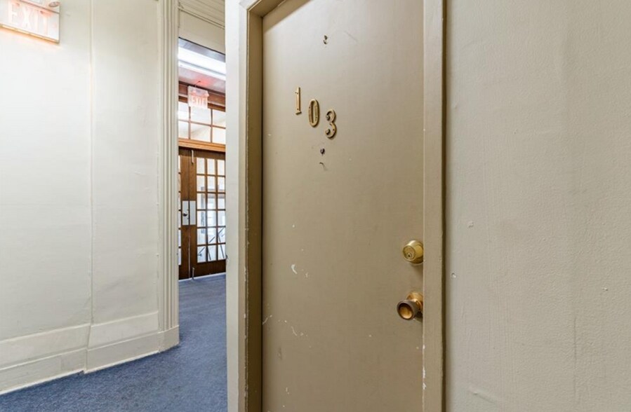 More Photos Of 55 Willow St, Paris Apartments For Sale