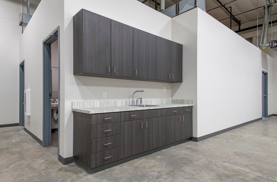 More Photos Of 2211 N. Elder St., Nampa Light Distribution For Lease