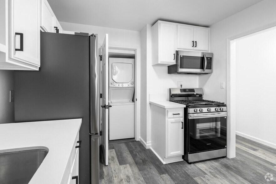 More Photos Of 205 S McCoy Rd, Orange Apartments For Sale