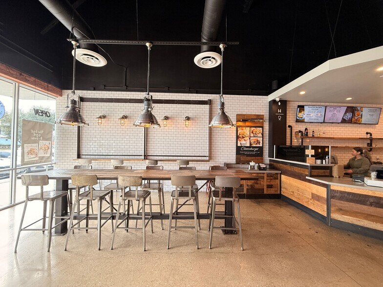 More Photos Of 17505-17571 SH 249, Houston Storefront For Lease