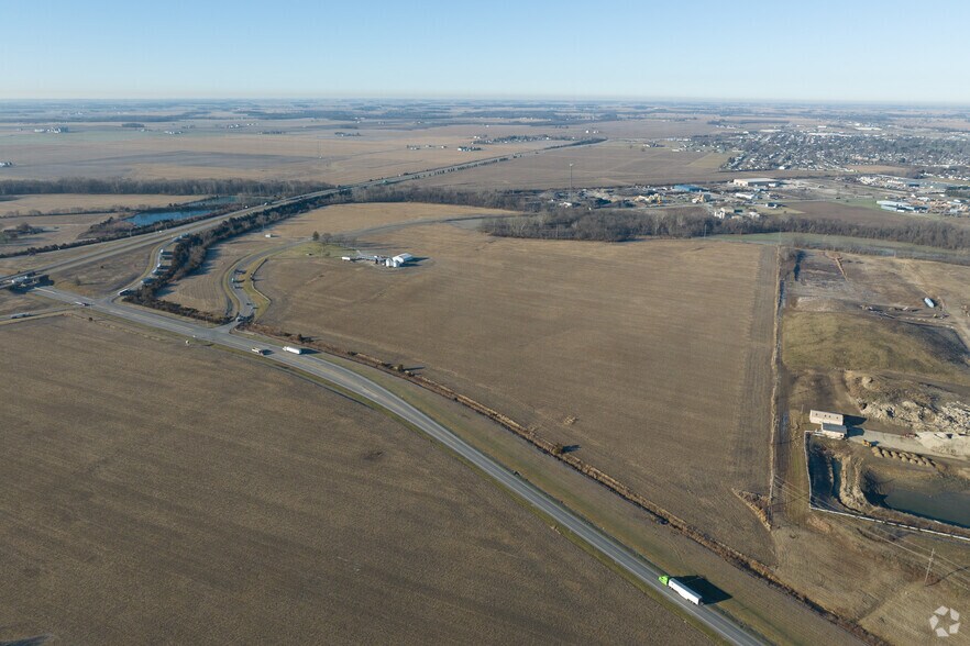 More Photos Of US-35 / SR 753 North East lot of the US-35 / 753 sr, Washington Court House Land For Sale