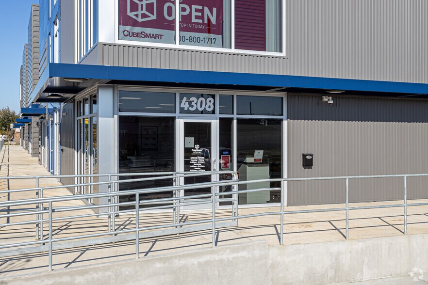 More Photos Of 4308 Williams Blvd, Kenner Self Storage For Lease