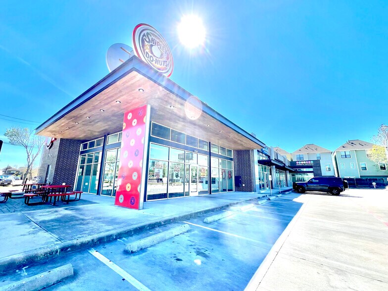 More Photos Of 2723 Yale St, Houston Storefront Retail Office For Lease