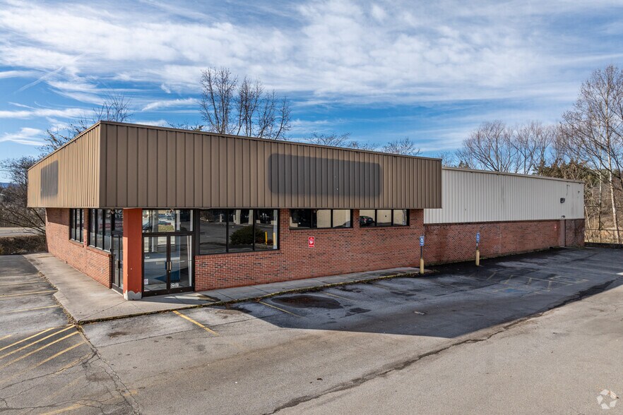 More Photos Of 856 Tennessee Ave, Etowah Drugstore For Lease
