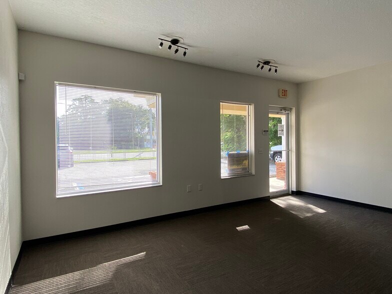 More Photos Of 206 S US-27, Lady Lake Office For Lease