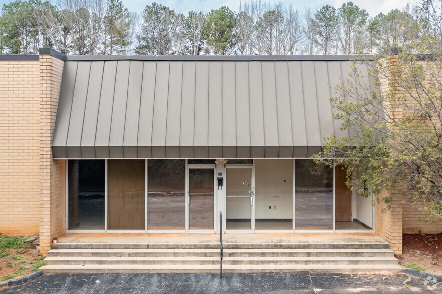 More Photos Of 5328-5342 Panola Industrial Blvd, Decatur Distribution For Lease