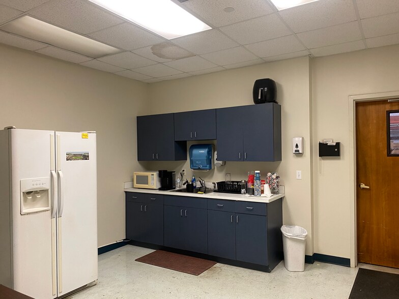 More Photos Of 6555 Grace Ln, Jacksonville Light Manufacturing For Sale