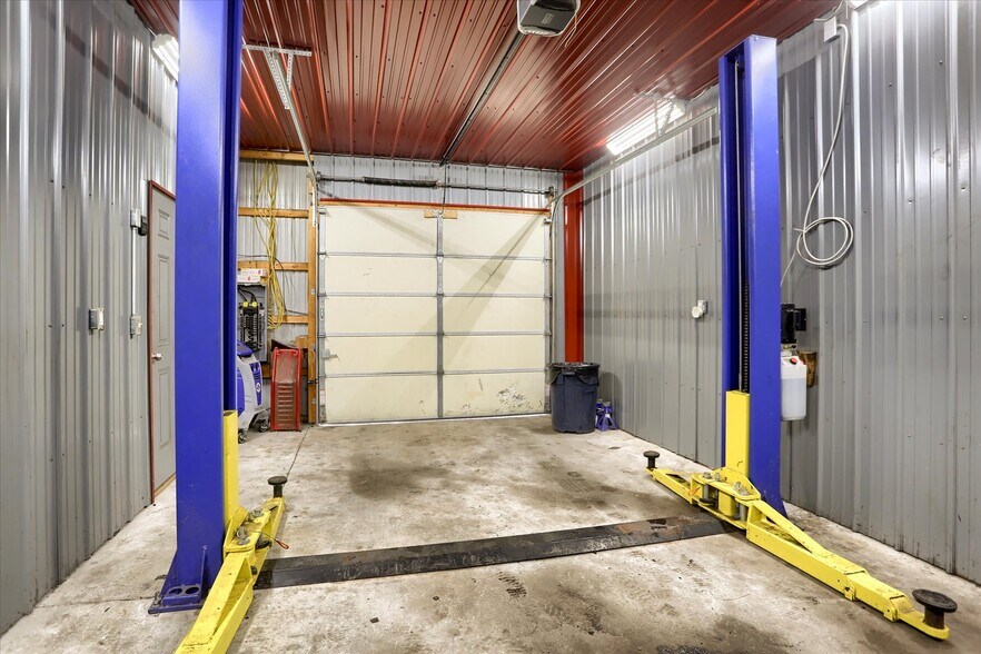 More Photos Of 40 N 4th St, Saint Clair Auto Dealership For Sale