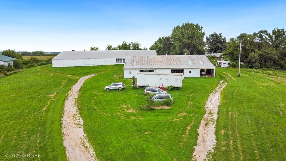 More Photos Of 1247 Illinois Dr, Knoxville Sports And Entertainment For Sale