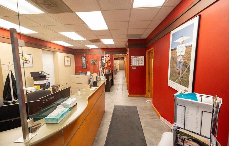 More Photos Of 255 Sherbrook St, Winnipeg Office For Sale