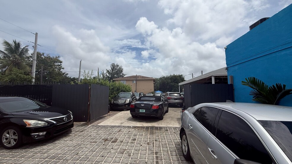 More Photos Of 680 NW 71st St, Miami Storefront For Sale
