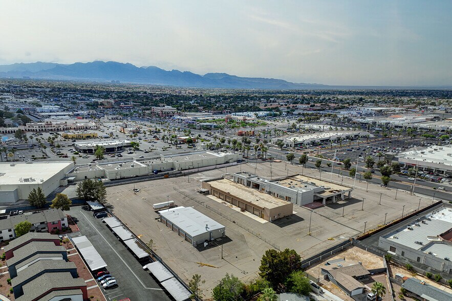 Primary Photo Of 4701 W Sahara Ave, Las Vegas Auto Dealership For Lease