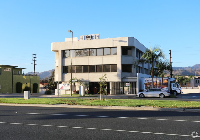 Primary Photo Of 1314 W Glenoaks Blvd, Glendale Loft Creative Space For Lease