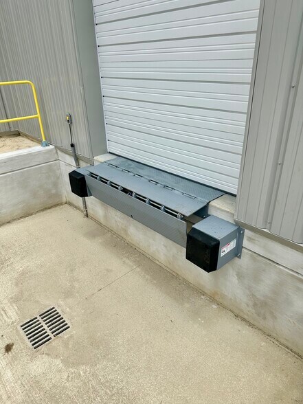 More Photos Of 155 Innovation Way, New Bern Warehouse For Lease