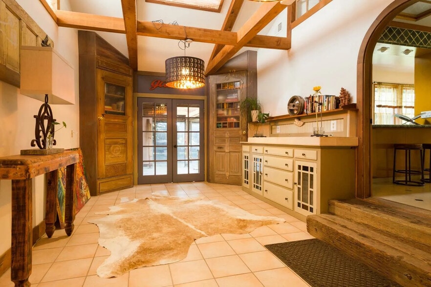 More Photos Of 75 Fremont Dr, Sonoma Storefront Retail Residential For Sale