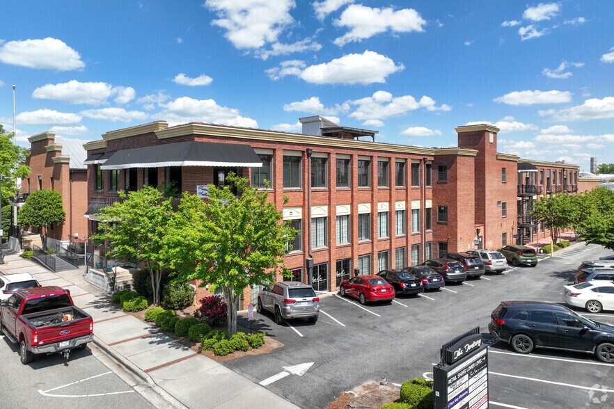 More Photos Of 210 N Main St, Kernersville Storefront For Lease