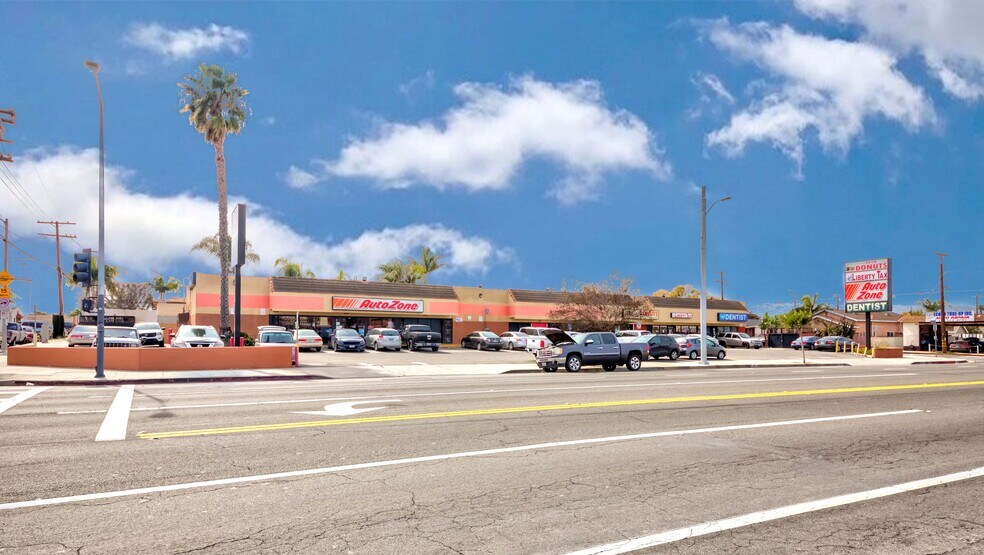 More Photos Of 404-414 W Pacific Coast Hwy, Wilmington Unknown For Lease